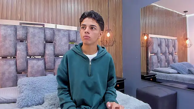 owen  johnson online show from November 24, 12:16 pm