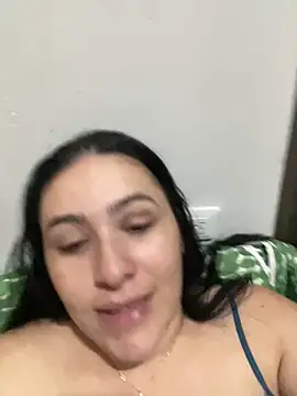 Snapshot of IvettSt_ chatting on June 6, 4:17 am IvettSt online show from June 6, 4:17 am