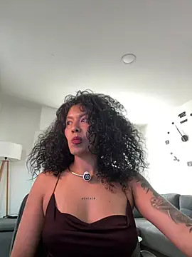 Snapshot of kyria_1 chatting on June 3, 2:33 pm kyria 1 online show from June 3, 2:33 pm