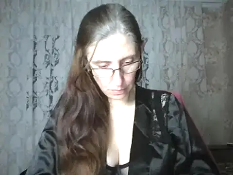 Snapshot of CandiCole chatting on December 14, 4:40 am CandiCole online show from December 14, 4:40 am