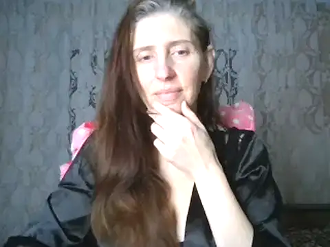 Snapshot of CandiCole chatting on December 17, 5:02 am CandiCole online show from December 17, 5:02 am