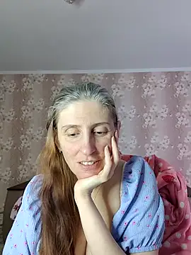 Snapshot of CandiCole chatting on June 5, 3:13 am CandiCole online show from June 5, 3:13 am