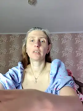 Snapshot of CandiCole chatting on June 6, 3:33 am CandiCole online show from June 6, 3:33 am