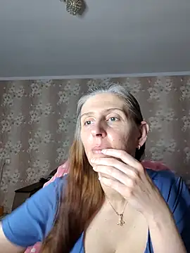 Snapshot of CandiCole chatting on June 13, 2:42 am CandiCole online show from June 13, 2:42 am