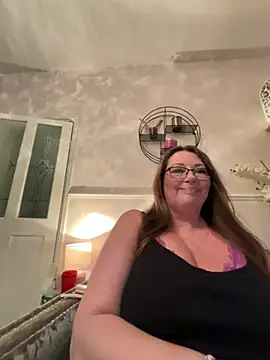 BuxomKitty BBW online show from April 3, 7:45 pm
