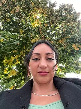 Ninabigtitied online show from October 8, 3:53 pm