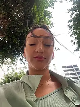 Ninabigtitied online show from December 16, 12:43 pm