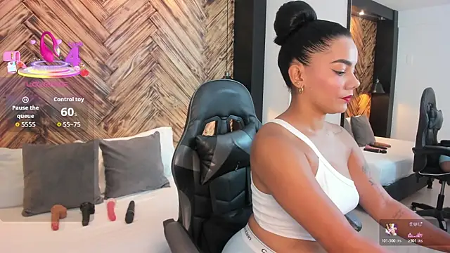 Snapshot of dana_daree chatting on June 9, 7:58 pm dana daree online show from June 9, 7:58 pm