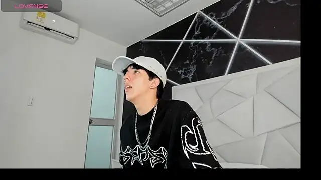 Snapshot of AerumChae chatting on May 15, 12:45 pm AerumChae online show from May 15, 12:45 pm
