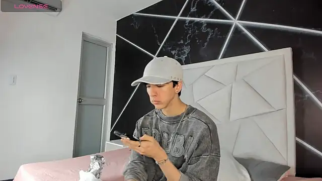 Snapshot of AerumChae chatting on May 19, 12:00 pm AerumChae online show from May 19, 12:00 pm