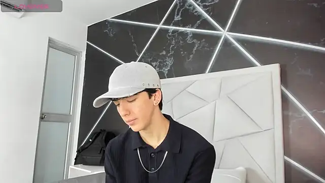 Snapshot of AerumChae chatting on May 20, 12:22 pm AerumChae online show from May 20, 12:22 pm