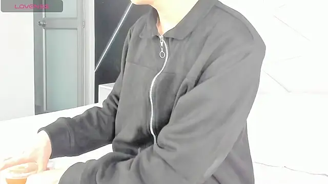 Snapshot of AerumChae chatting on May 23, 12:31 pm AerumChae online show from May 23, 12:31 pm