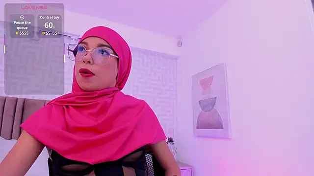 naishaa  online show from March 5, 7:10 pm