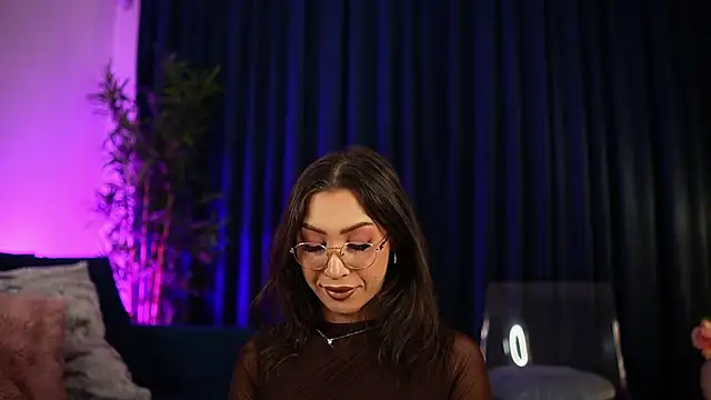 Snapshot of _ChloeLee_ chatting on November 20, 5:29 am ChloeLee online show from November 20, 5:29 am