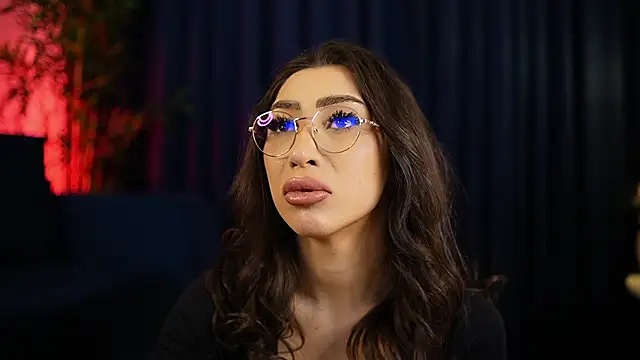  ChloeLee  online show from January 7, 6:05 am