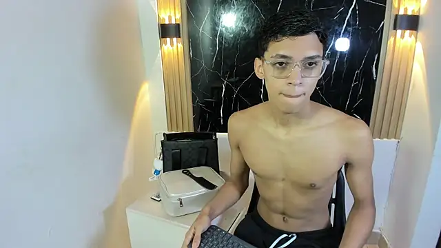 Snapshot of BILLY_JAMEES chatting on November 4, 11:42 am BILLY JAMEES online show from November 4, 11:42 am