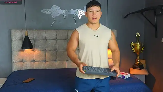 Horny nick18 online show from January 7, 10:51 am