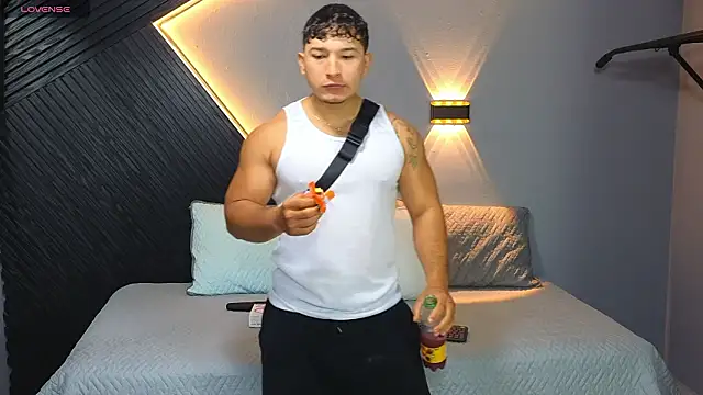 Horny nick18 online show from February 12, 12:55 pm