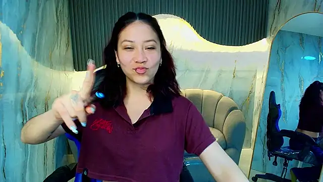 valentina r  online show from December 18, 3:12 am