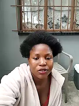 Snapshot of SweetHoney21_ chatting on October 5, 2:15 pm SweetHoney21 online show from October 5, 2:15 pm