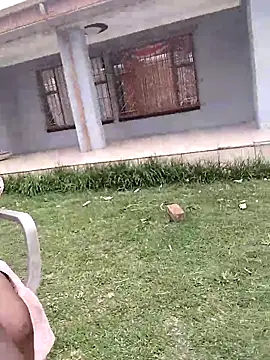 Snapshot of SweetHoney21_ chatting on November 3, 2:18 pm SweetHoney21 online show from November 3, 2:18 pm