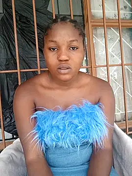 Snapshot of SweetHoney21_ chatting on December 15, 6:28 am SweetHoney21 online show from December 15, 6:28 am