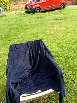 Snapshot of SweetHoney21_ chatting on December 16, 6:18 am SweetHoney21 online show from December 16, 6:18 am