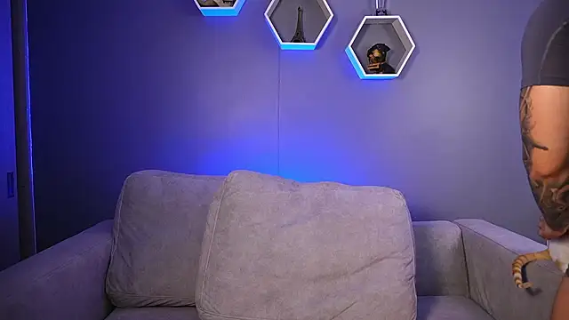 Paul Phoenix online show from February 2, 7:45 pm