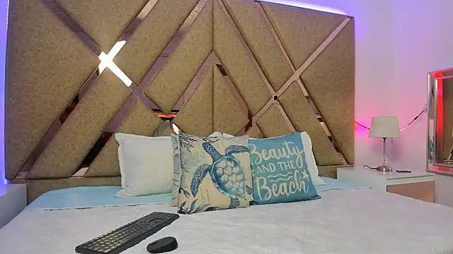 BelhaLawuo online show from November 26, 4:30 pm