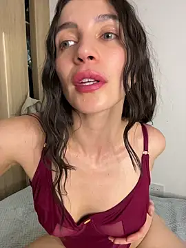 karinasantos  online show from May 22, 10:15 pm