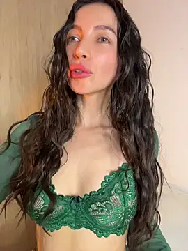 karinasantos  online show from June 7, 4:05 am