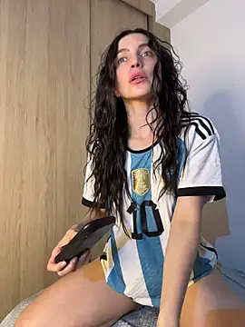 karinasantos  online show from June 16, 11:07 pm