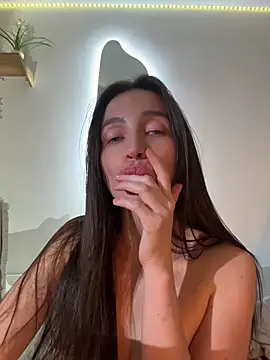 karinasantos  online show from July 15, 2:39 am