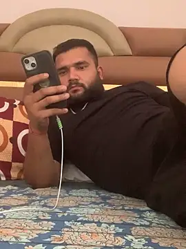 Snapshot of amitsharma7868 chatting on May 11, 9:04 am amitsharma7868 online show from May 11, 9:04 am