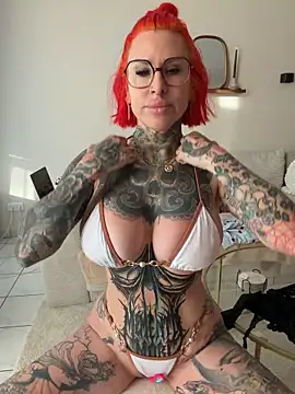 CatCoxx online show from April 26, 5:38 am