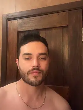 Snapshot of acmello83 chatting on April 28, 3:55 am acmello83 online show from April 28, 3:55 am
