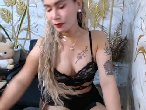 Snapshot of tshot_izzy_88 chatting on December 14, 10:09 am tshot izzy 88 online show from December 14, 10:09 am