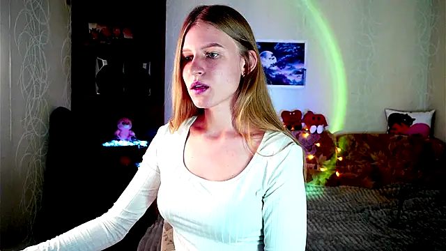 Snapshot of Luntryy chatting on October 15, 10:37 am Luntryy online show from October 15, 10:37 am