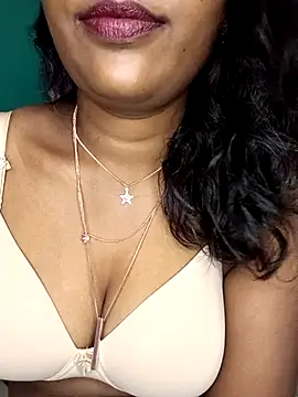 Snapshot of Tamil_kavinila chatting on November 6, 4:24 am Tamil kavinila online show from November 6, 4:24 am