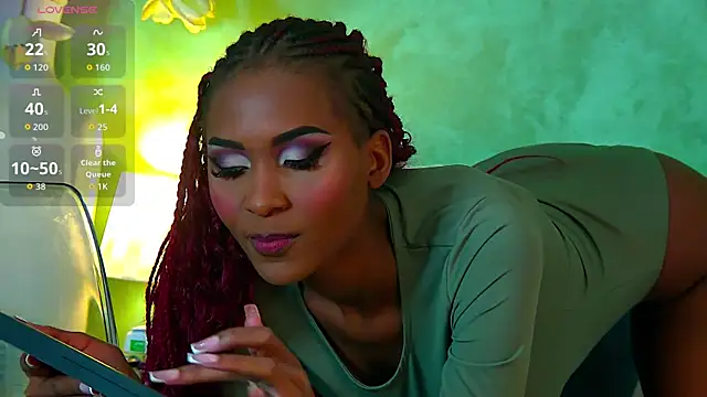 Snapshot of Izzie_Sugar chatting on September 26, 6:56 pm Izzie Sugar online show from September 26, 6:56 pm