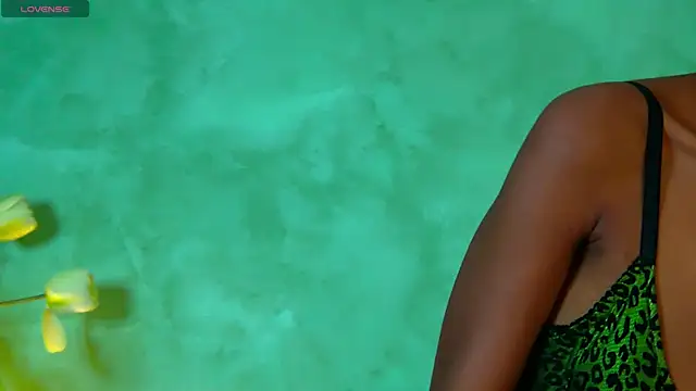 Snapshot of Izzie_Sugar chatting on October 15, 7:03 pm Izzie Sugar online show from October 15, 7:03 pm