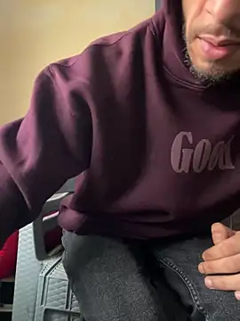 Snapshot of Yasar-Xxxl chatting on March 5, 8:32 am Yasar-Xxxl online show from March 5, 8:32 am