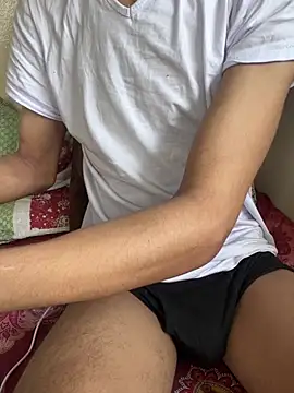 Snapshot of Yasar-Xxxl chatting on March 23, 2:54 pm Yasar-Xxxl online show from March 23, 2:54 pm