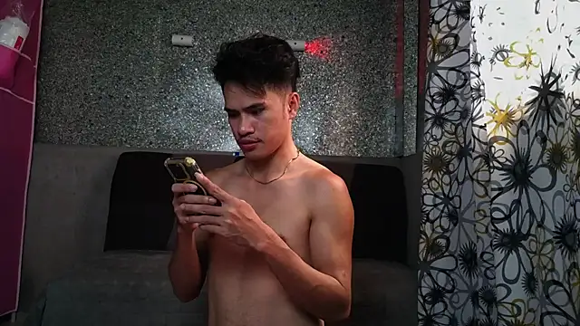 Snapshot of urbillyboi chatting on February 7, 5:55 am urbillyboi online show from February 7, 5:55 am