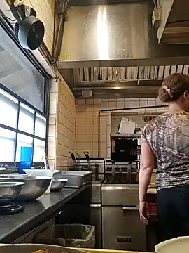 sarahkat86 online show from September 17, 5:14 pm