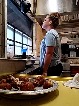 sarahkat86 online show from September 18, 10:23 pm