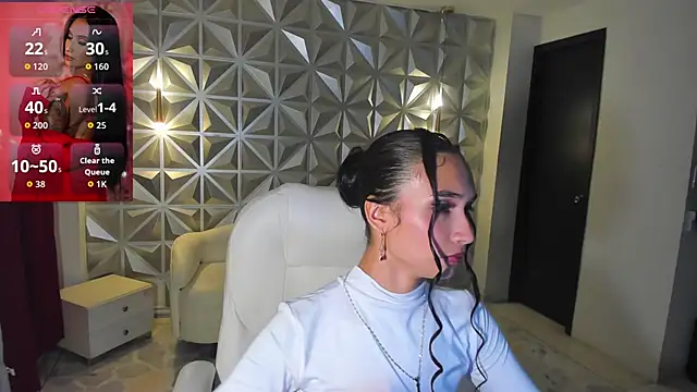 Snapshot of hellen_tease chatting on June 10, 12:37 pm hellen tease online show from June 10, 12:37 pm