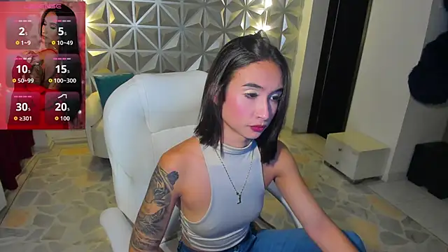 Snapshot of hellen_tease chatting on July 6, 12:46 pm hellen tease online show from July 6, 12:46 pm