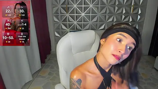 Snapshot of hellen_tease chatting on July 7, 12:42 pm hellen tease online show from July 7, 12:42 pm