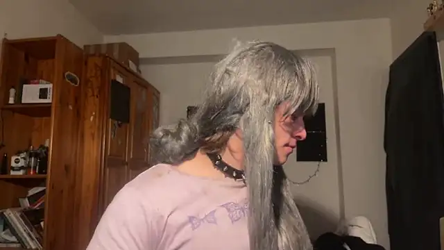 Snapshot of emilydee666 chatting on January 11, 11:43 pm emilydee666 online show from January 11, 11:43 pm